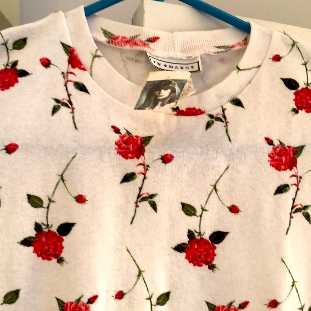 NWT 100% cotton top, brand new ! White with red roses , short sleeves. - Picture 2 of 10